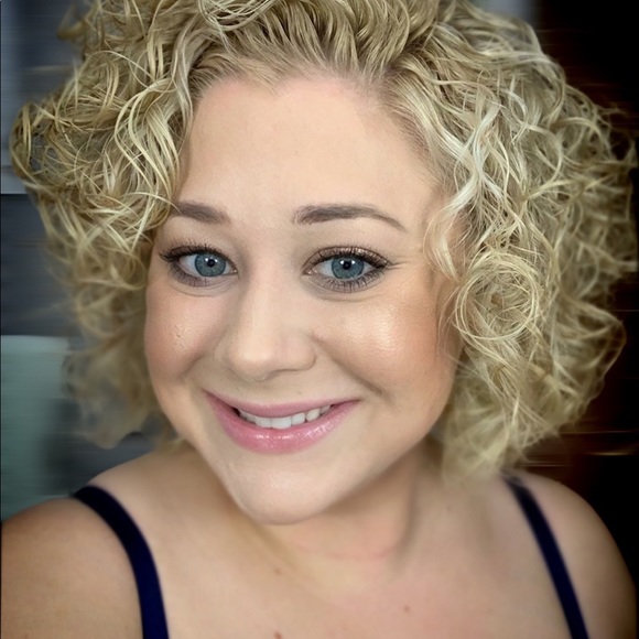 Meet your Posher, Kahoey - Picture 1 of 1